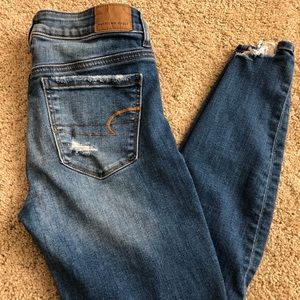 American Eagle Distressed Jeans! Excellent Condition! Make me an offer :)